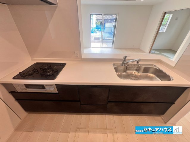 【完成】名古屋市南区砂口町　全7棟のキッチン|【キッチン】
◆同時にたくさんの料理が調理できる。「焼く・蒸す・煮る」の工程を同時進行で進めることができるので、料理を素早く作ることができます。育児でバタバタ忙しいママに嬉しい♪