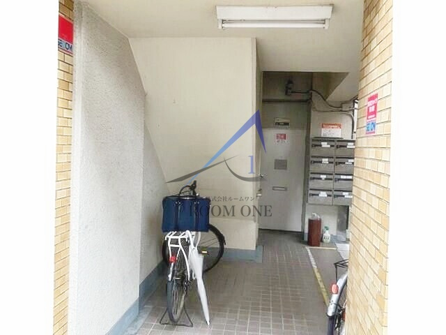 若林ビルのエントランス|エントランスです。