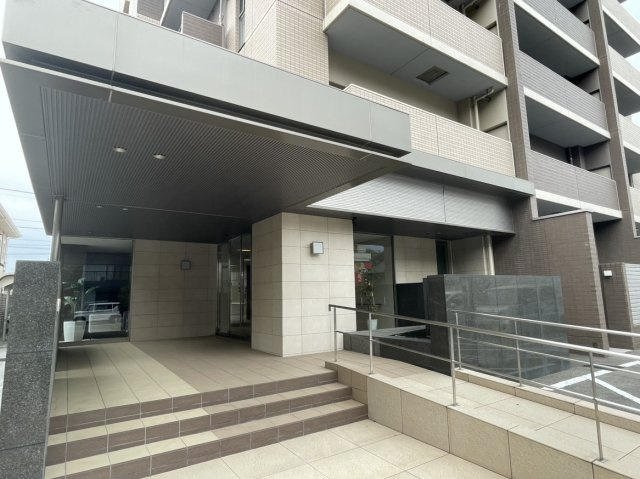 アルファステイツ西の土居のエントランス