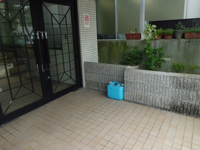 プラントパイン御影のエントランス