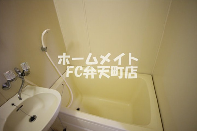 【浴室】 | ガーデン弁天町 | コンパクトで使いやすいお風呂です