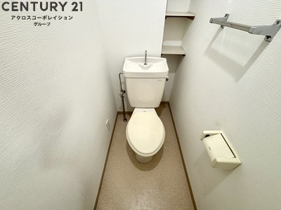 コンパクトで使いやすいトイレです☆
