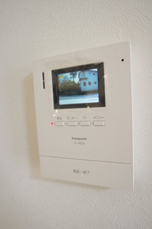 【セキュリティ】 | 【仲介手数料無料！！】多摩市和田　リフォーム済み中古戸建て　2699万円 | カラーTVモニター付きインターフォン