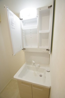 【独立洗面台】 | 【仲介手数料無料！！】多摩市和田　リフォーム済み中古戸建て　2699万円