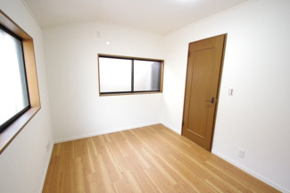 【洋室】 | 【仲介手数料無料！！】多摩市和田　リフォーム済み中古戸建て　2699万円 | 北側洋室5.5帖