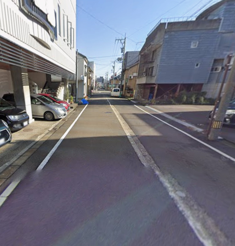 福井市春山２丁目　新築戸建の前面道路含む現地写真