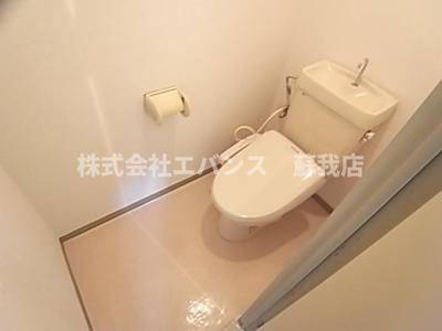 【トイレ】 | メゾンフルール | 落ち着いた色調のトイレです