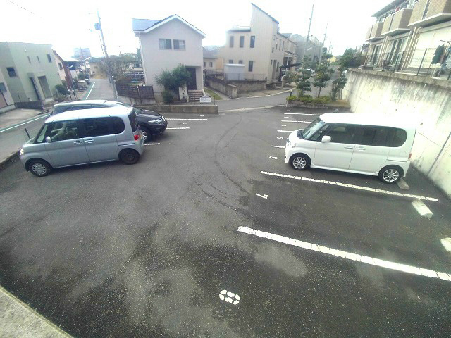 アーマビリータⅡの駐車場