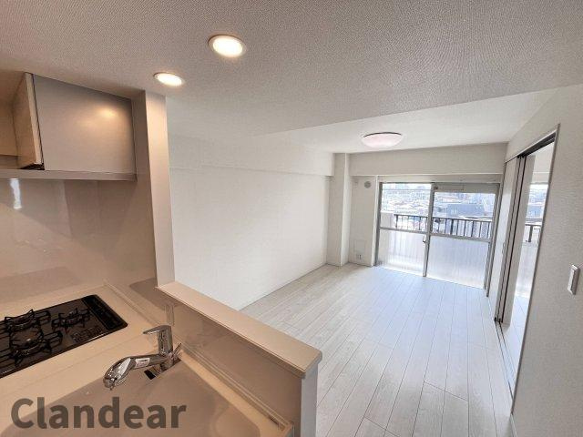 ルックハイツ金町の居間・リビング|ドキドキの新生活も、安心してスタート。ぴったりの住まいを見つけませんか？クランディアが一緒に住まい選びをサポートします‼　まずは、お気軽にお問合せください　＃クランディア