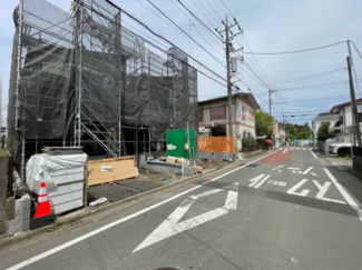 【前面道路含む現地写真】 | 相模原市南区相模台　新築一戸建て　全2棟/今回販売2棟（1号棟） | 前面道路