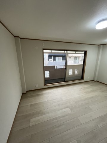 大阪市平野区平野東4丁目の洋室|ゆったりした洋室です
