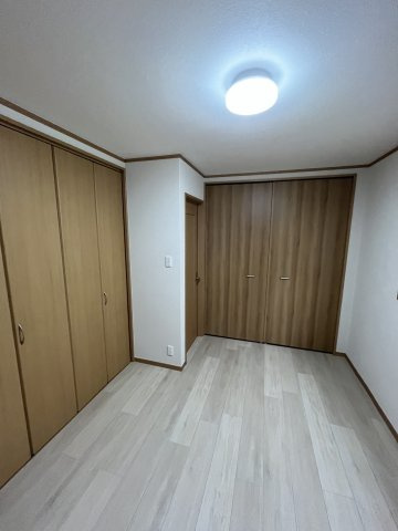 大阪市平野区平野東4丁目の洋室|落ち着いた色調の洋室です