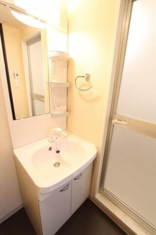 プライムアーバン川口の洗面所