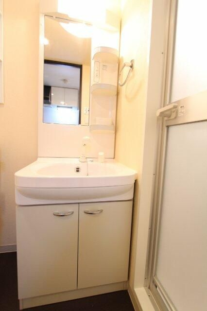 プライムアーバン川口の洗面所