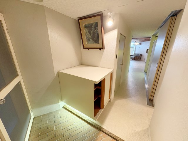 中古マンション　伊東フラットの玄関