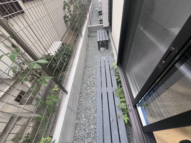 シェリル明石貴崎のバルコニー
