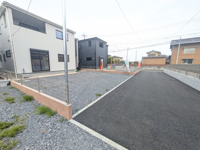 第1　常総市相野谷町　新築戸建て　2号棟の前面道路含む現地写真|現地案内会開催中です！ 平日のご見学も可能です。 お気軽にお問い合わせください♪ 【リアライズ不動産】 0297-86-8370まで♪