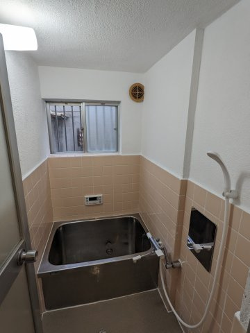大阪府八尾市上之島町南3丁目　戸建の浴室|ゆったり過ごせるお風呂です