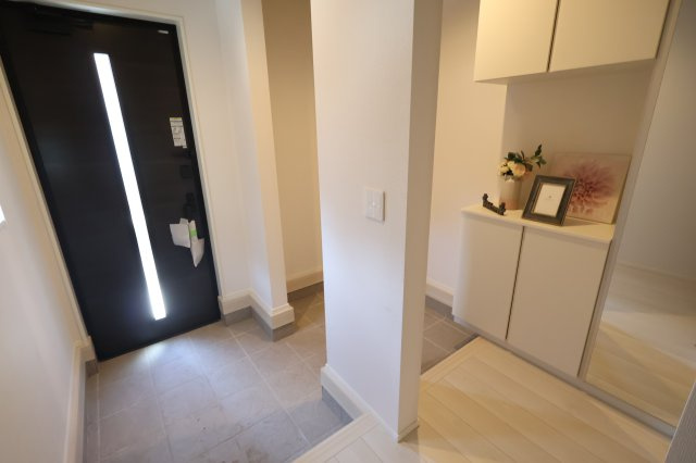 《仲介手数料無料》ふじみ野市苗間353-7新築一戸建てグラファーレの玄関