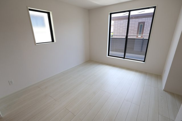 《仲介手数料無料》ふじみ野市苗間353-7新築一戸建てグラファーレの洋室