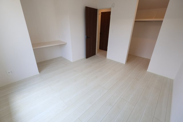 《仲介手数料無料》ふじみ野市苗間353-7新築一戸建てグラファーレの洋室