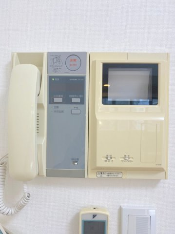 モニター付きインターフォンです。（※別室写真参照）