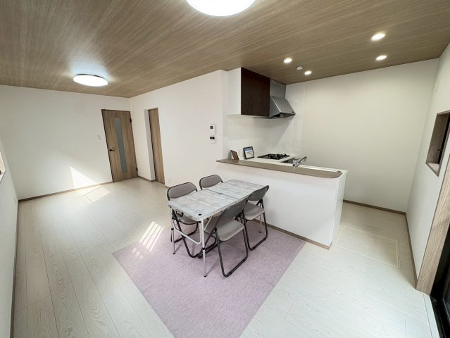 垂水区清玄町　中古戸建てのダイニング|明るいリビング・ダイニング