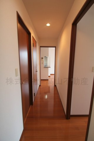 山茶花SUE Aの玄関