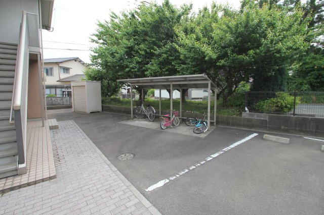 山茶花SUE Aの駐車場