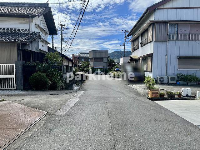 土佐市高岡町乙　新築住宅の前面道路含む現地写真|土地現況：9月上旬