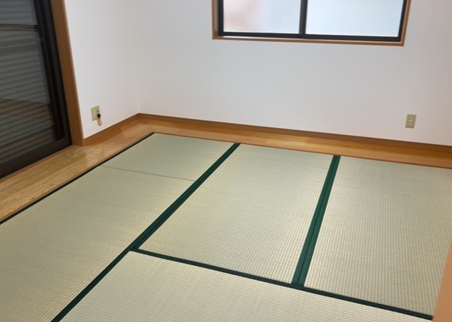 【ダイニング】 | ダイニングにはダイニングテーブルセットなどを置くことが多く、間取りにおいて「D」と略記されますが、食事を作るときの作業場として使用したり、朝食を食べたりするときだけに使われるケースも少なくありません。