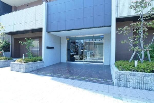 フォースター南千住のエントランス