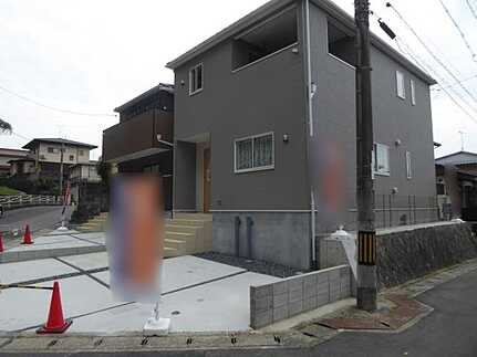 安佐北区亀崎２丁目の前面道路含む現地写真