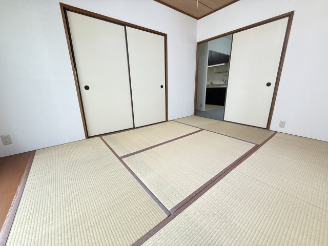 明石土山駅前スカイハイツB棟の和室
