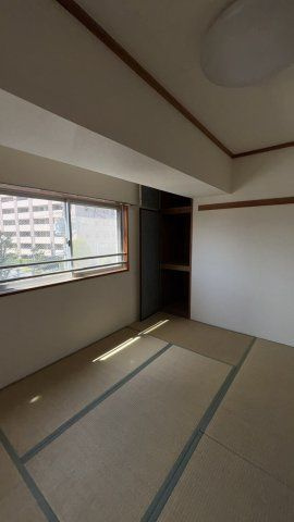 ロイヤル大和の寝室