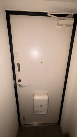 ロイヤル大和の玄関