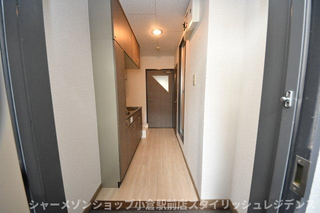 ロイヤルトレンディの玄関