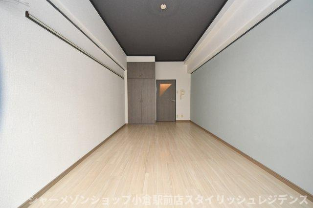 ロイヤルトレンディの居間・リビング