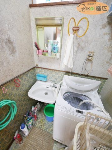 姫路市宮上町2丁目　中古戸建の独立洗面台