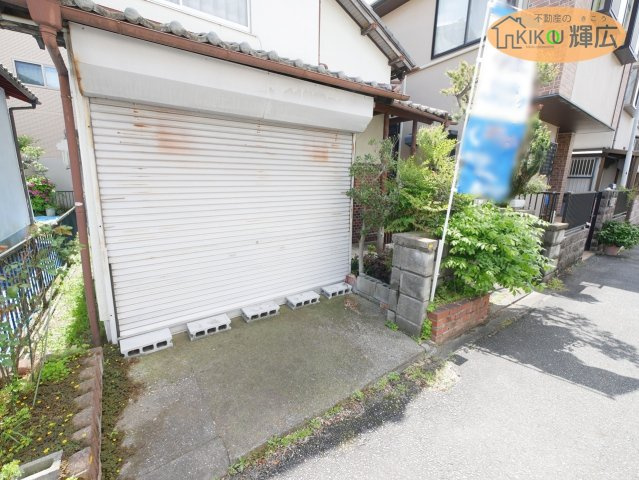 姫路市宮上町2丁目　中古戸建の駐車場
