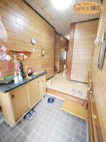 姫路市宮上町2丁目　中古戸建の玄関