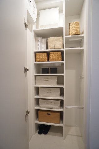 プライムメゾン亀戸の収納|シューズクロークで荷物の収納も可能