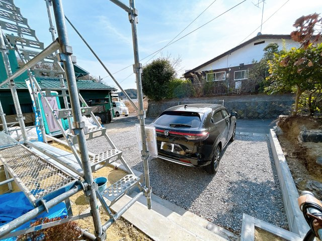 いわき市明治団地 中古住宅　陽当たり良好！ 4LDK 不動産プラスの駐車場|お庭の写真です。駐車場拡張工事と庭木伐採を行います。駐車場工事と庭木伐採を行うことでガラッと印象が変わります。
