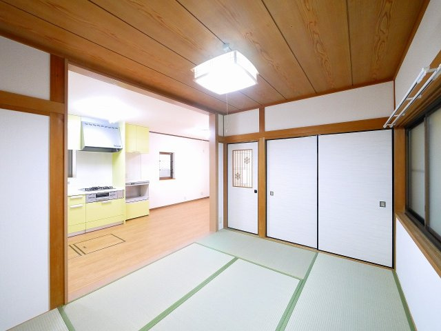 奈良市恋の窪戸建の内装|きれいな内装です