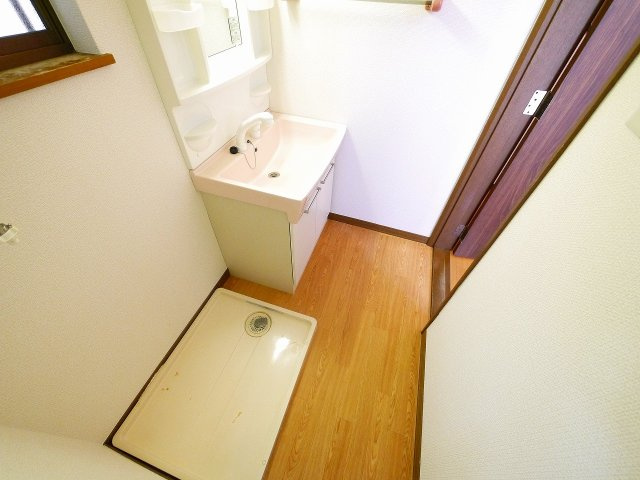 奈良市恋の窪戸建の内装|洗面所があります