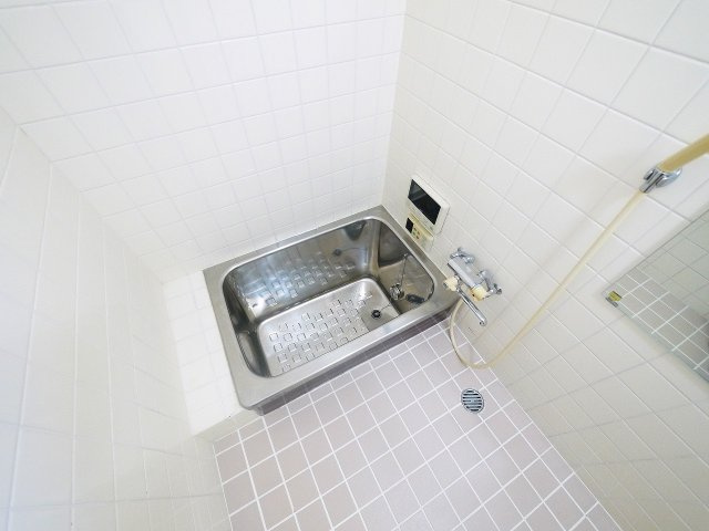 奈良市恋の窪戸建の内装|お風呂も付いています