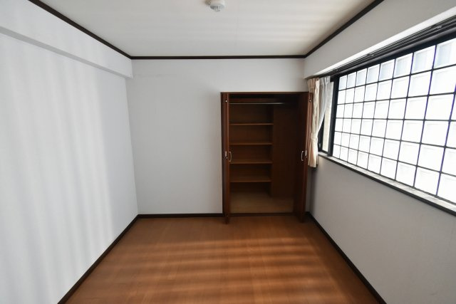 南甲子園ハイツの洋室