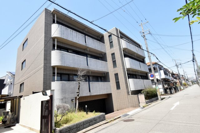南甲子園ハイツの外観