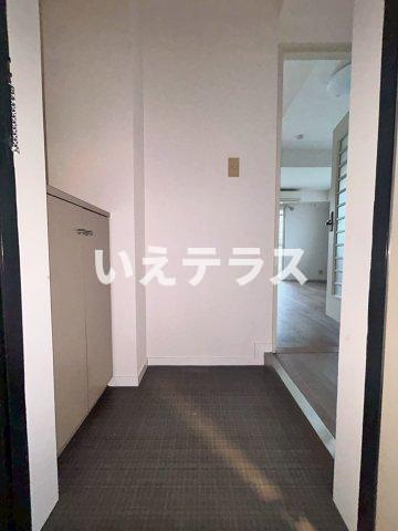 メゾン・ティファニーの玄関