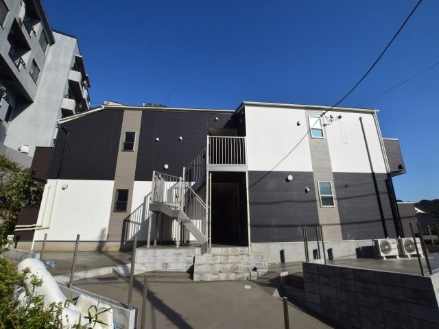 ザ・ファルティ横濱岡村の外観